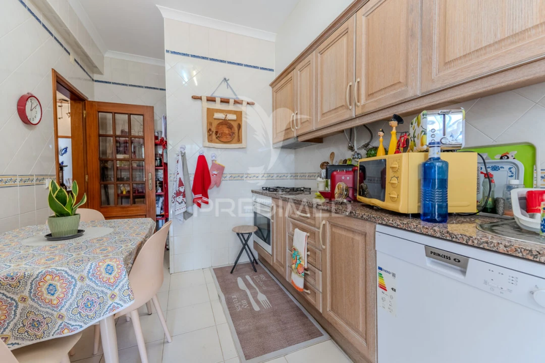 Apartamento T3 para Venda em Estômbar e Parchal Foto 12