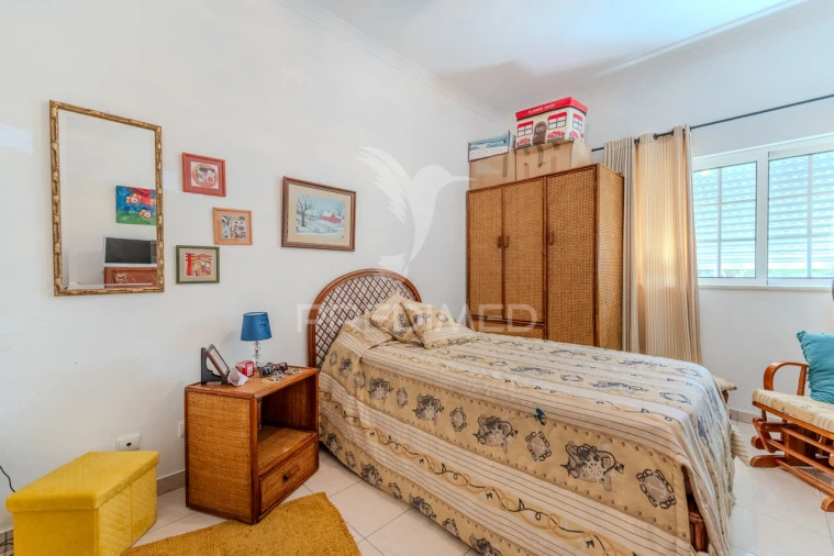 Apartamento T3 para Venda em Estômbar e Parchal Foto 17