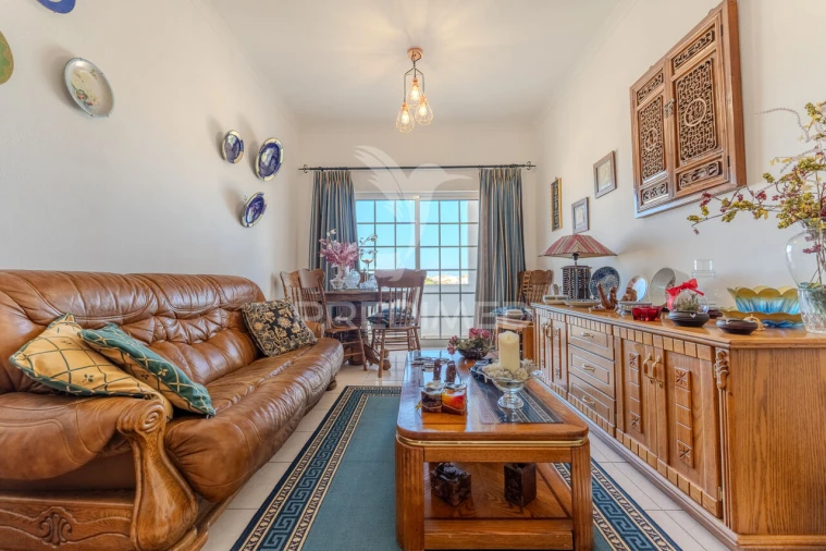 Apartamento T3 para Venda em Estômbar e Parchal Foto 3