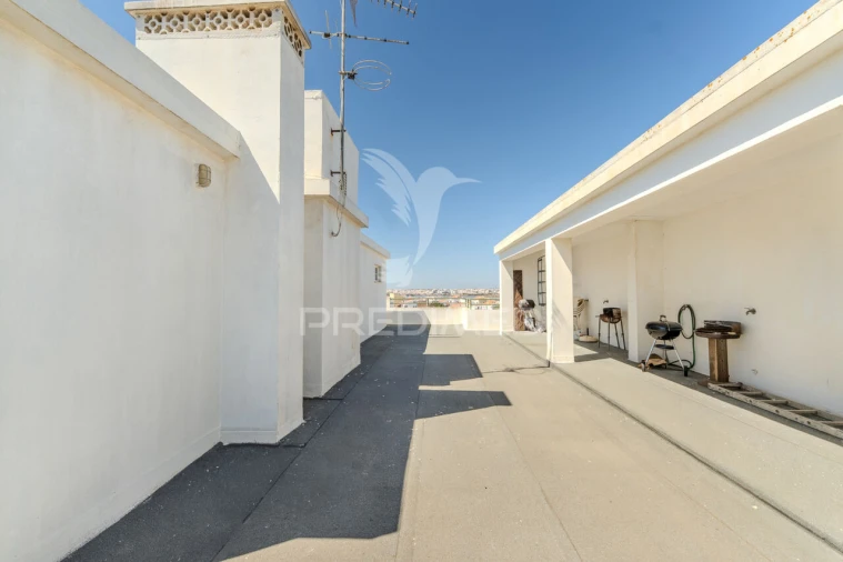 Apartamento T3 para Venda em Estômbar e Parchal Foto 24