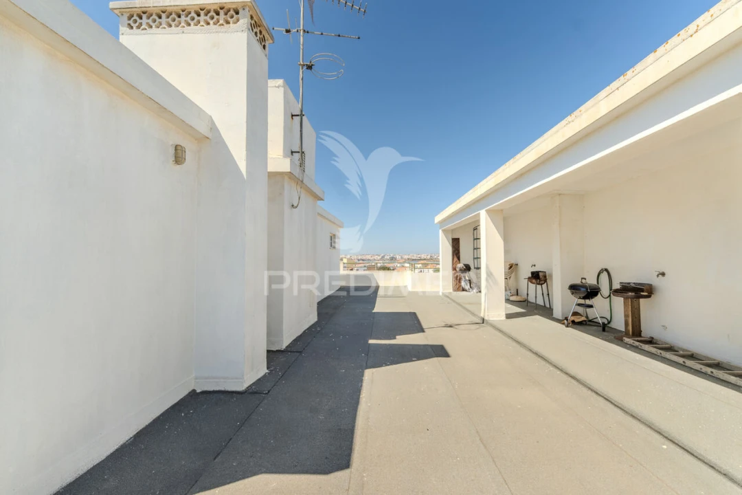 Apartamento T3 para Venda em Estômbar e Parchal Foto 24