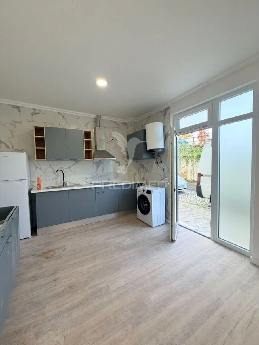 Apartamento T2 para Venda em Santa Maria, São Pedro e Matacães Foto 14