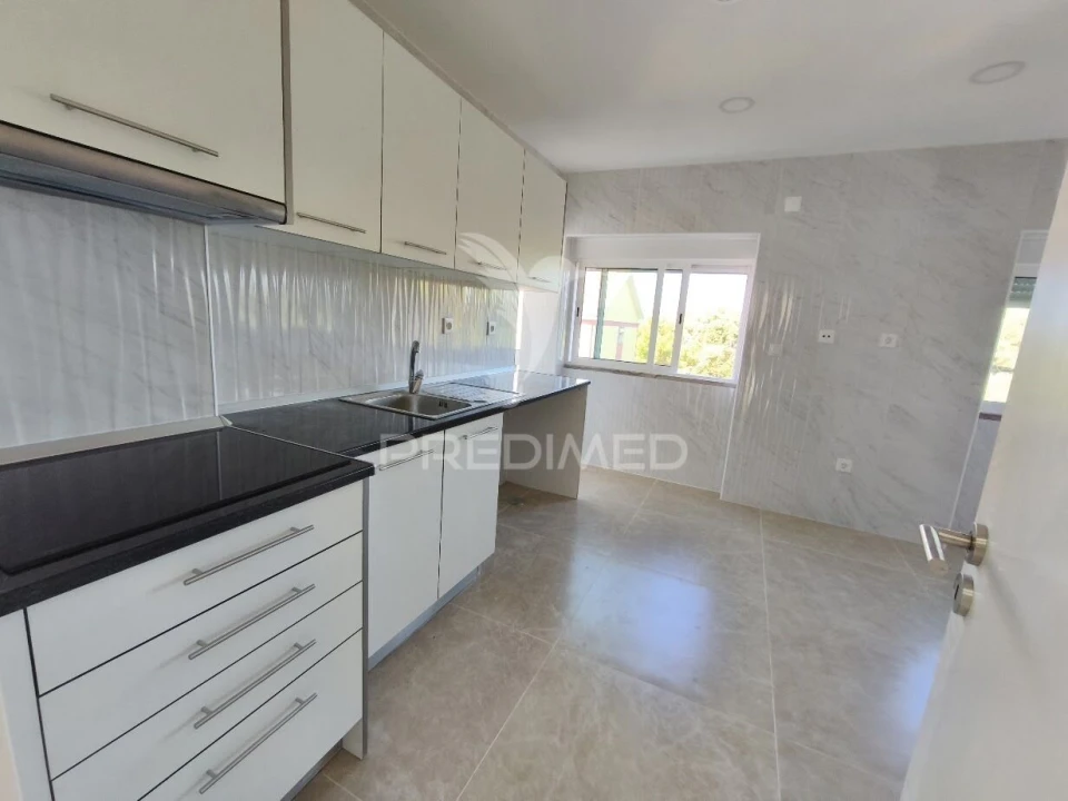 Apartamento T1 para Venda em Baixa da Banheira e Vale da Amoreira Foto 3
