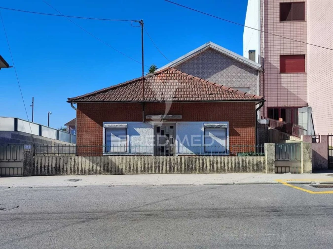 Moradia T4 para Venda em Fânzeres e São Pedro da Cova Foto 11