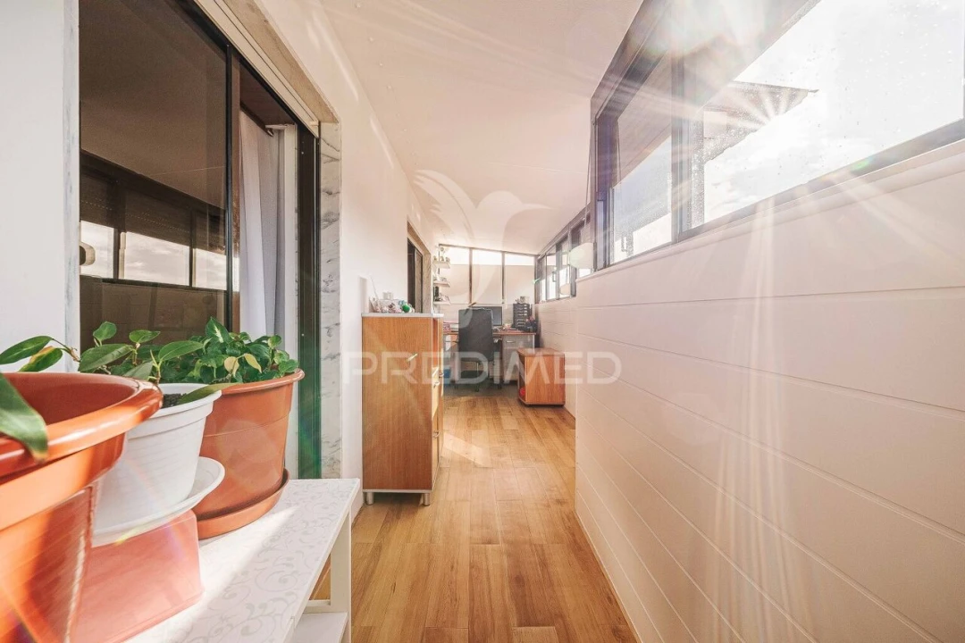 Apartamento T2 para Venda em Agualva e Mira-Sintra Foto 15