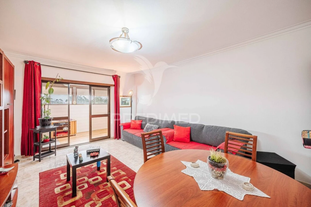 Apartamento T2 para Venda em Agualva e Mira-Sintra Foto 4