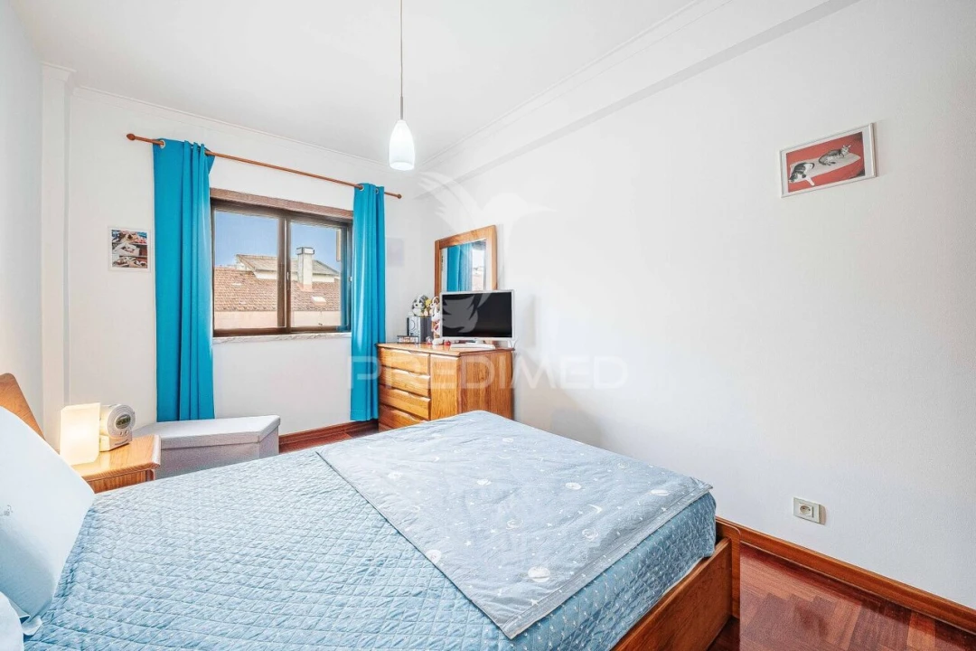 Apartamento T2 para Venda em Agualva e Mira-Sintra Foto 10