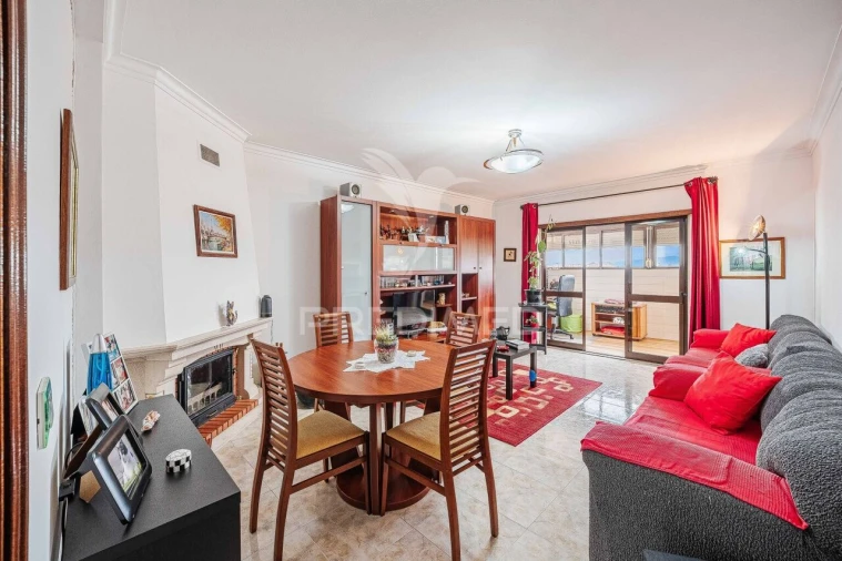 Apartamento T2 para Venda em Agualva e Mira-Sintra