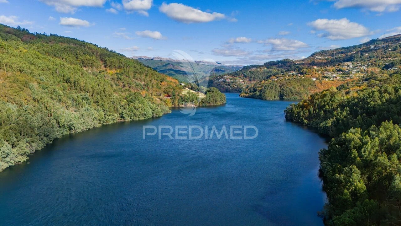 Terreno para Venda em Caniçada e Soengas Foto 1