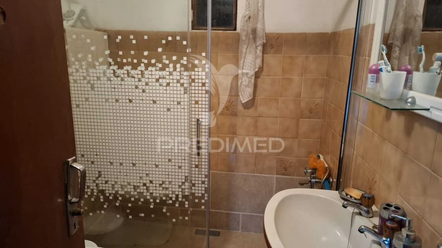 Moradia T1 para Venda em Azoia de Cima e Tremês Foto 3