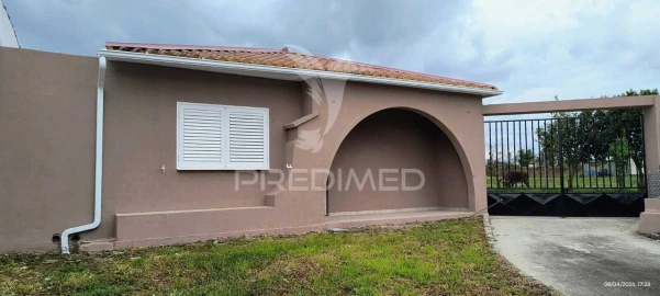 Moradia T3 para Venda em Canelas e Fermelã