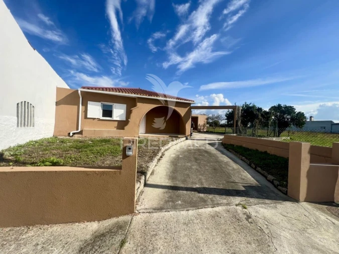 Moradia T3 para Venda em Canelas e Fermelã