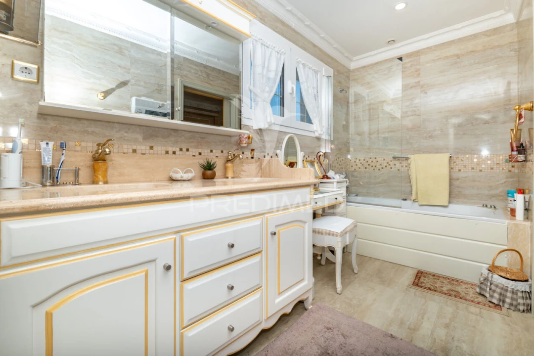 Moradia T5 para Venda em Merelim (São Paio), Panoias e Parada de Tibães Foto 5