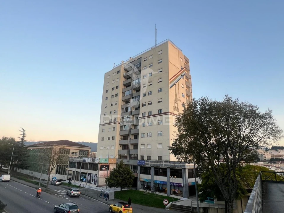 Loja para Venda em Braga (Maximinos, Sé e Cividade) Foto 1