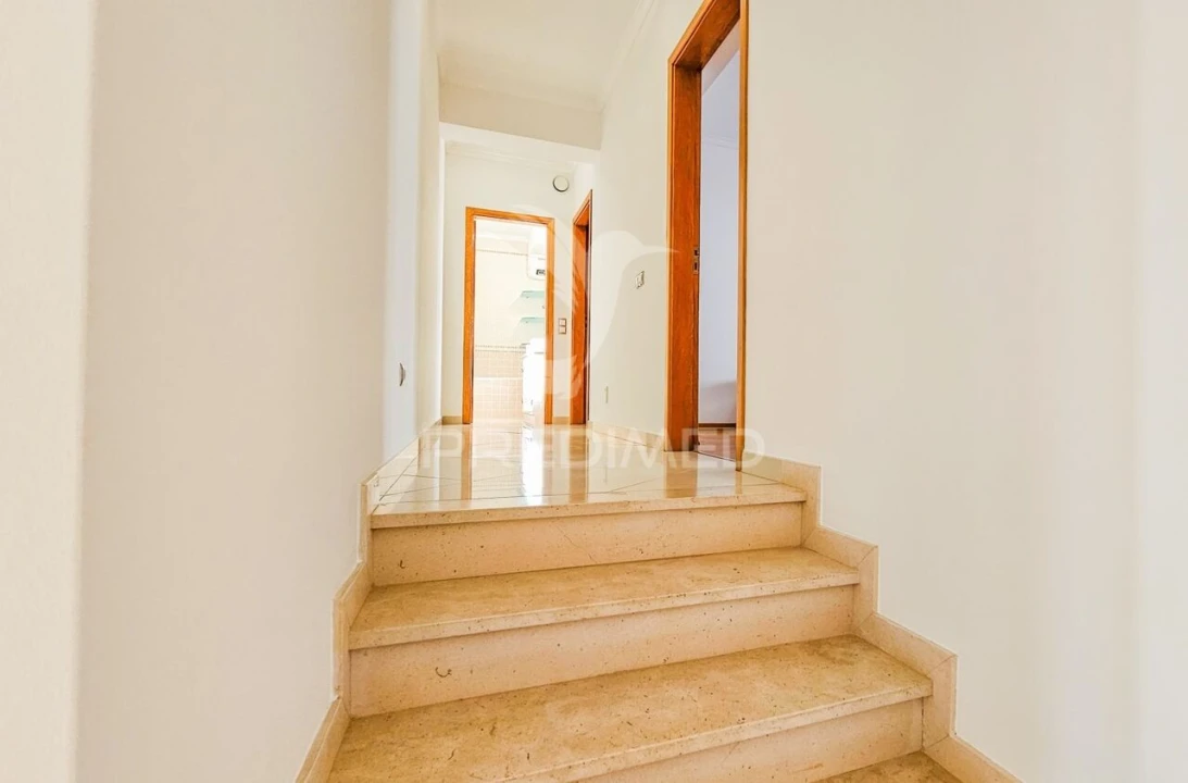Moradia T5 para Venda em Conceição e Estoi Foto 10