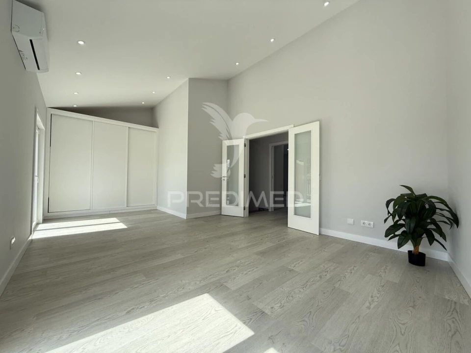 Moradia T3 para Venda em Estômbar e Parchal Foto 5