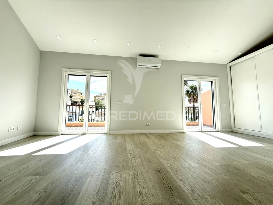 Moradia T3 para Venda em Estômbar e Parchal Foto 16