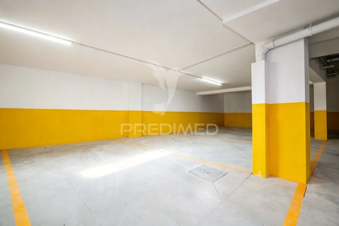 Apartamento T1 para Venda em Amares e Figueiredo Foto 18