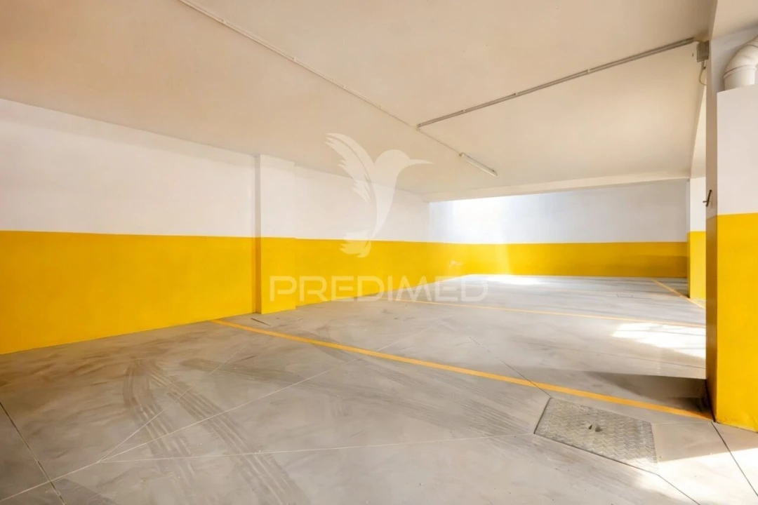 Apartamento T1 para Venda em Amares e Figueiredo Foto 19