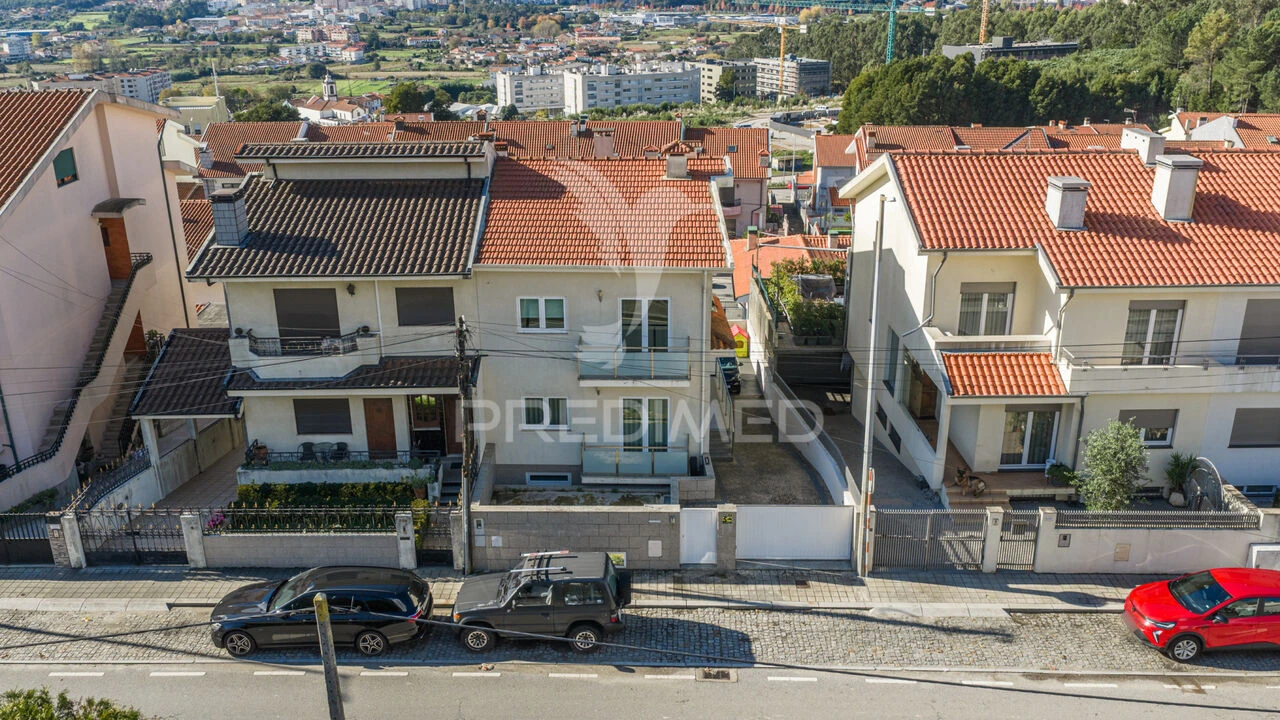 Moradia T3 para Venda em Fânzeres e São Pedro da Cova Foto 4