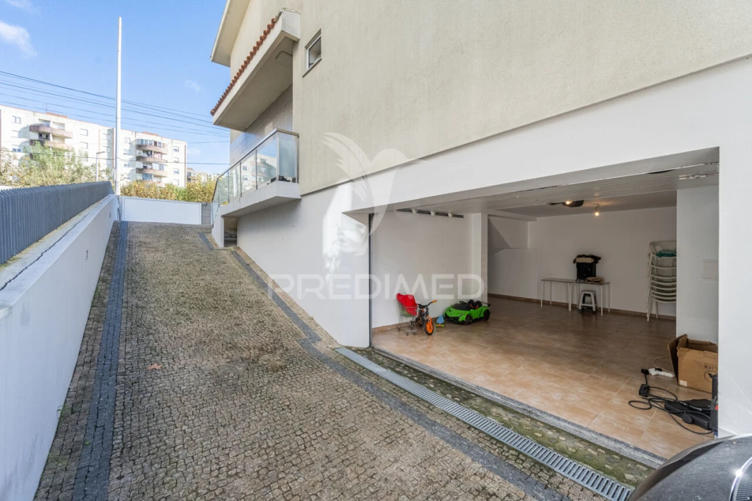 Moradia T3 para Venda em Fânzeres e São Pedro da Cova Foto 24