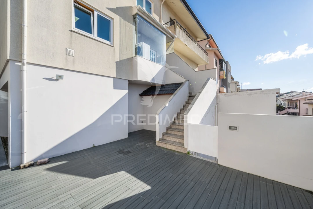 Moradia T3 para Venda em Fânzeres e São Pedro da Cova Foto 26