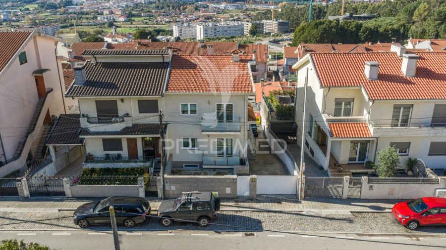 Moradia T3 para Venda em Fânzeres e São Pedro da Cova Foto 4