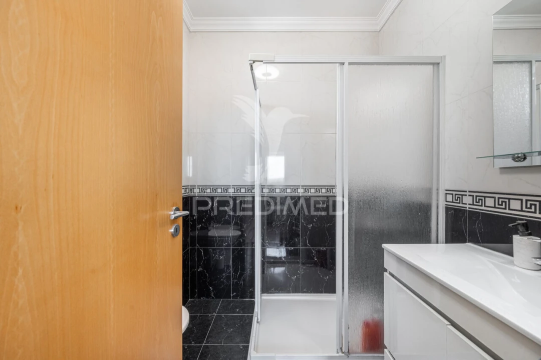 Moradia T3 para Venda em Fânzeres e São Pedro da Cova Foto 16