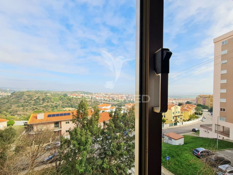 Apartamento T3 para Venda em Póvoa de Santa Iria e Forte da Casa Foto 26