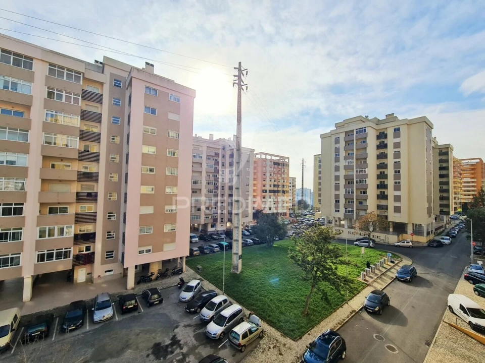 Apartamento T3 para Venda em Póvoa de Santa Iria e Forte da Casa Foto 31