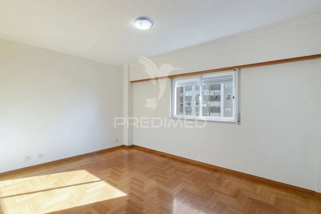 Apartamento T3 para Venda em Póvoa de Santa Iria e Forte da Casa Foto 29