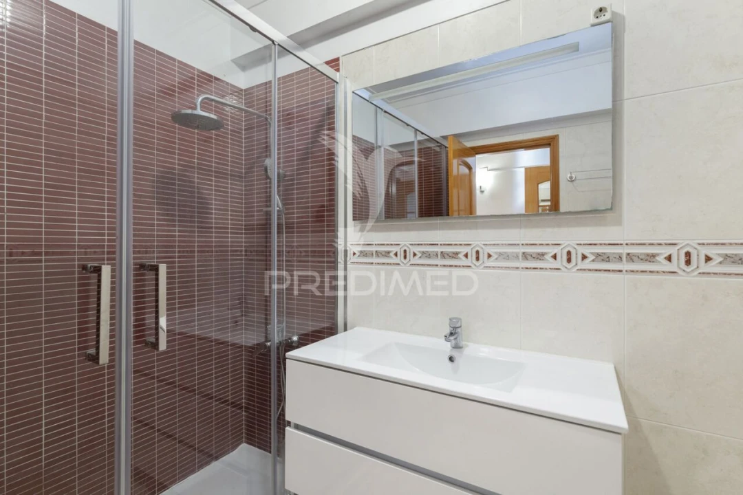 Apartamento T3 para Venda em Póvoa de Santa Iria e Forte da Casa Foto 23