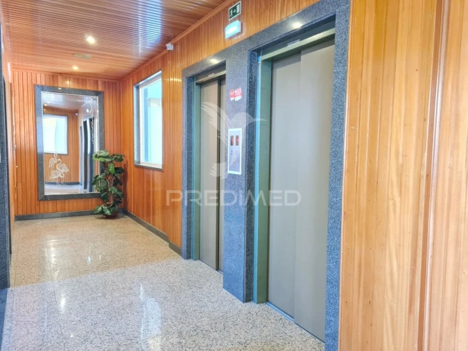 Apartamento T3 para Venda em Póvoa de Santa Iria e Forte da Casa Foto 32