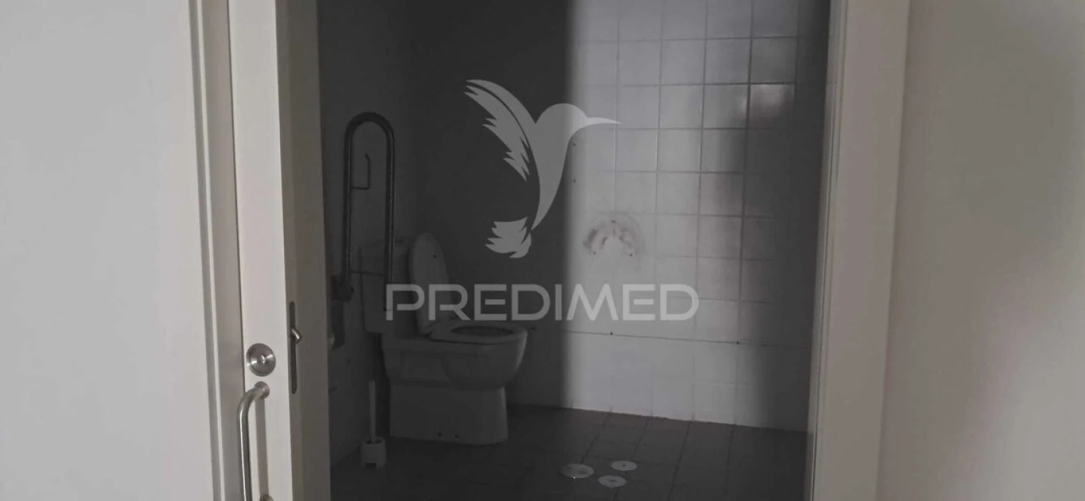 Loja para Arrendamento em Cedofeita, Santo Ildefonso, Sé, Miragaia, São Nicolau e Vitória Foto 9