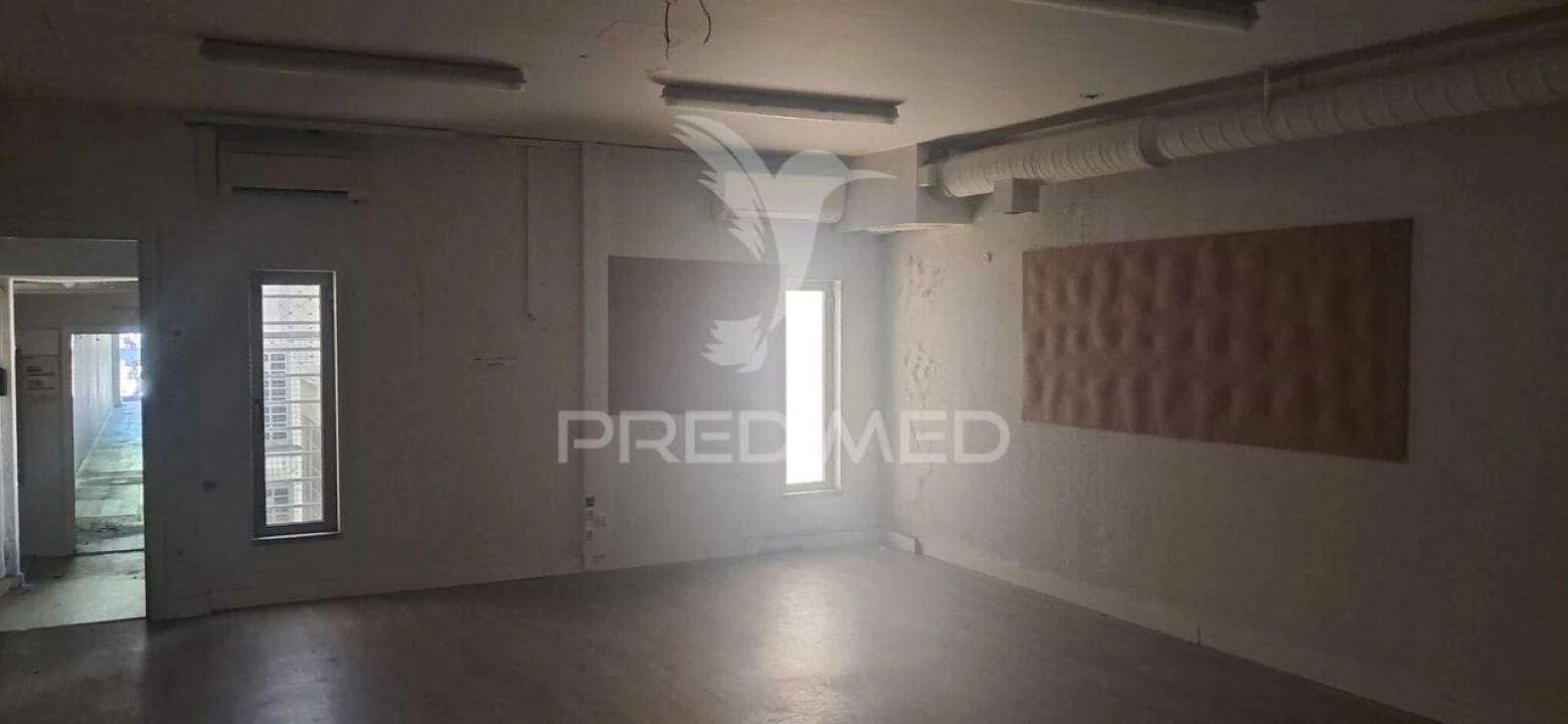 Loja para Arrendamento em Cedofeita, Santo Ildefonso, Sé, Miragaia, São Nicolau e Vitória Foto 6