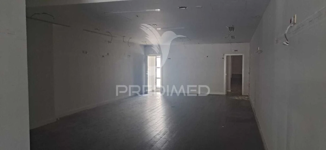 Loja para Arrendamento em Cedofeita, Santo Ildefonso, Sé, Miragaia, São Nicolau e Vitória Foto 2