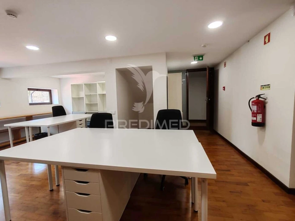Escritório para Arrendamento em Aldoar, Foz do Douro e Nevogilde Foto 8
