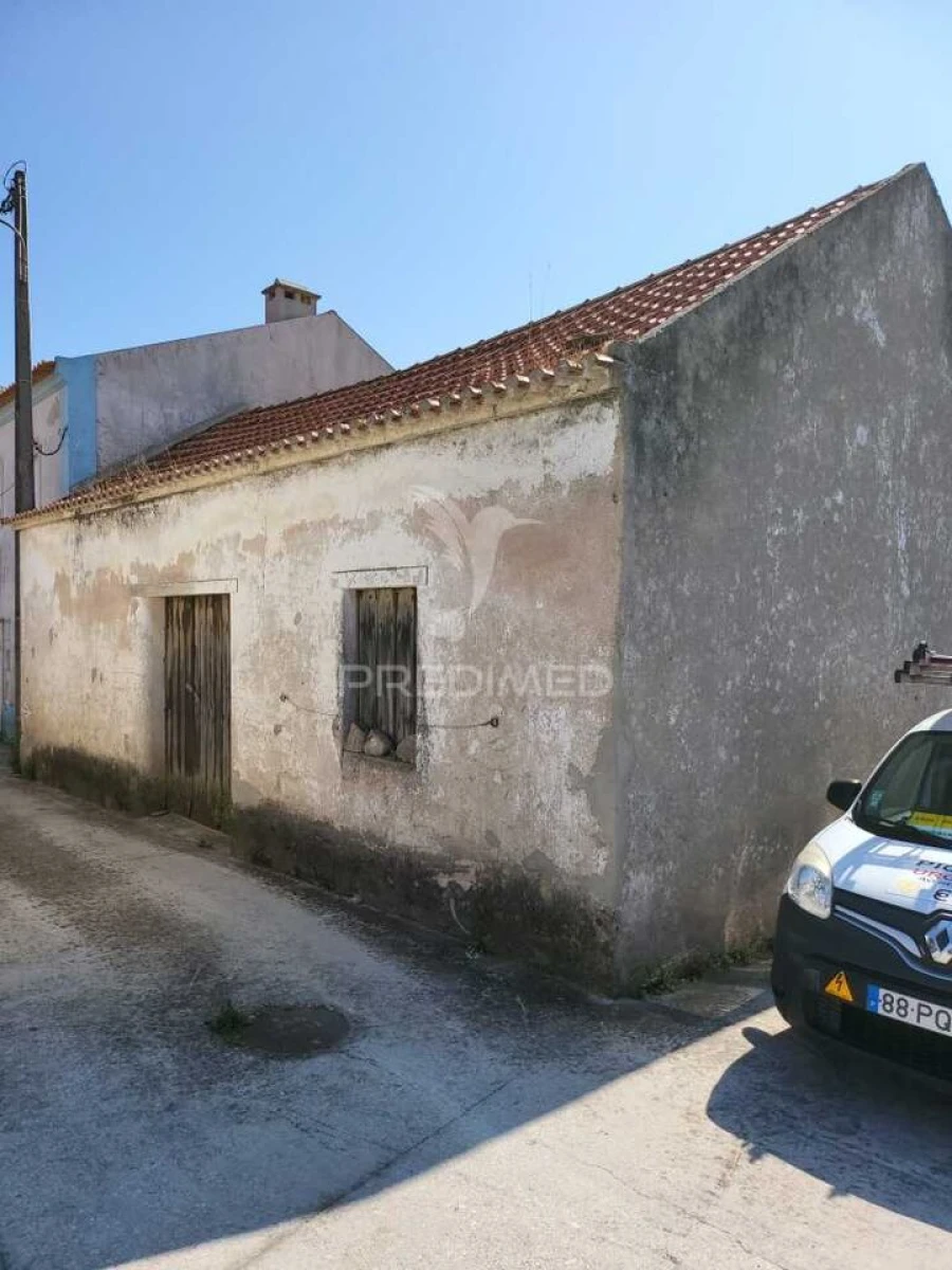 Moradia T2 para Venda em Santa Maria, São Pedro e Matacães Foto 1