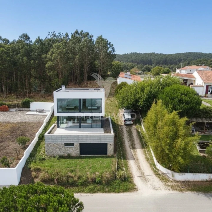 Terreno para Venda em Tornada e Salir do Porto Foto 1