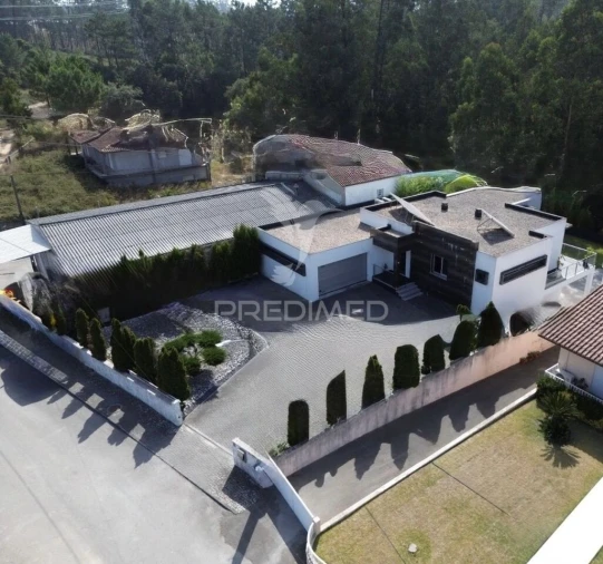 Moradia T4 para Venda em Marrazes e Barosa Foto 1