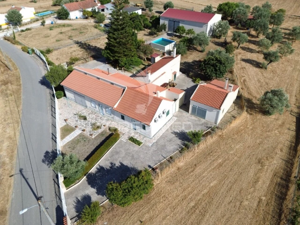 Moradia T4 para Venda em Casével e Vaqueiros Foto 1