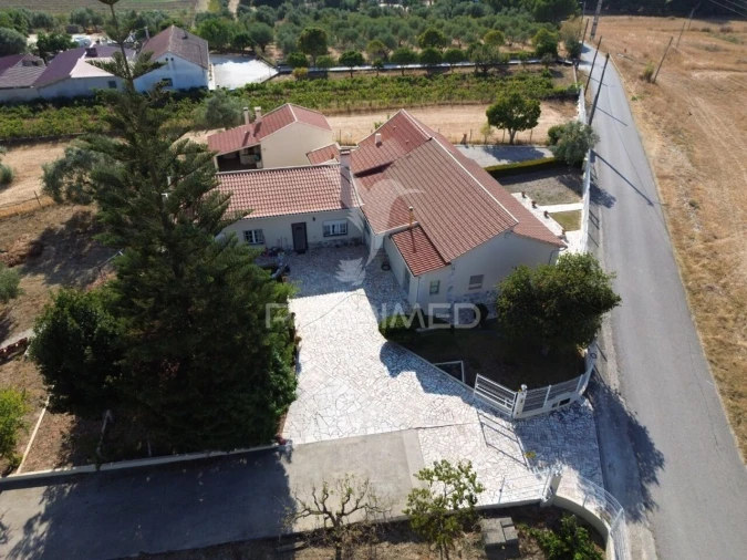 Moradia T4 para Venda em Casével e Vaqueiros Foto 2