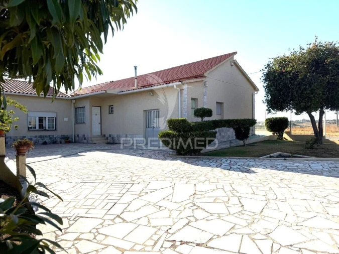 Moradia T4 para Venda em Casével e Vaqueiros Foto 6