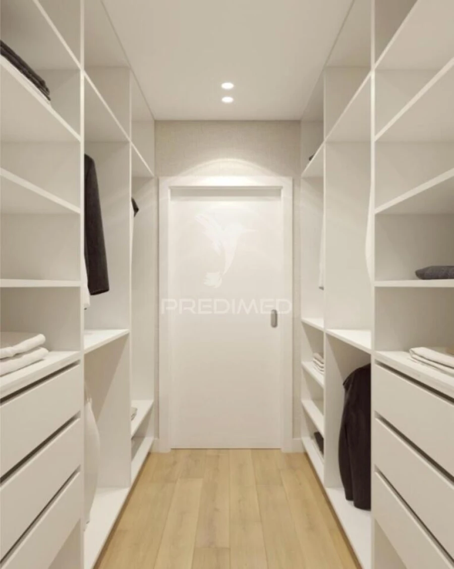 Apartamento T4 para Venda em Parceiros e Azoia Foto 28