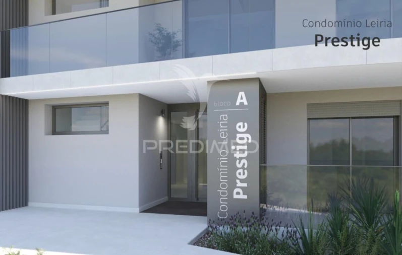 Apartamento T4 para Venda em Parceiros e Azoia Foto 6