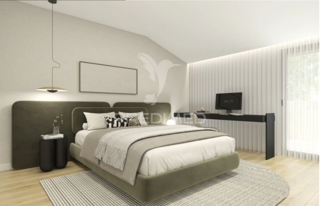 Apartamento T4 para Venda em Parceiros e Azoia Foto 6