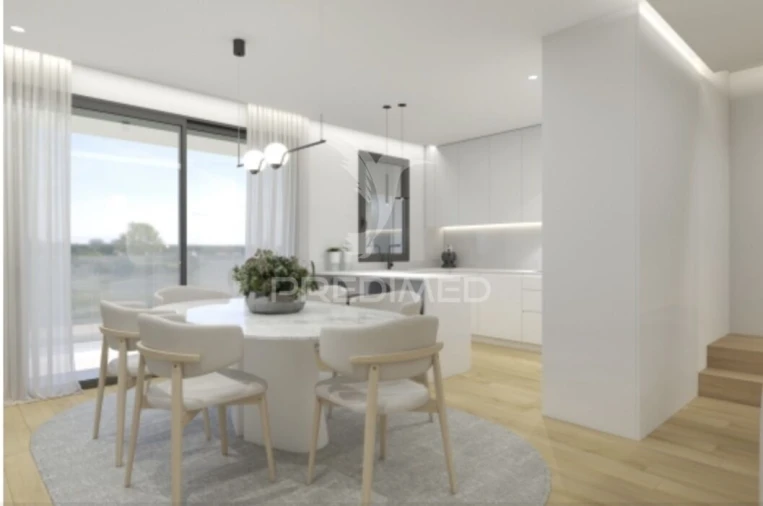 Apartamento T4 para Venda em Parceiros e Azoia Foto 21