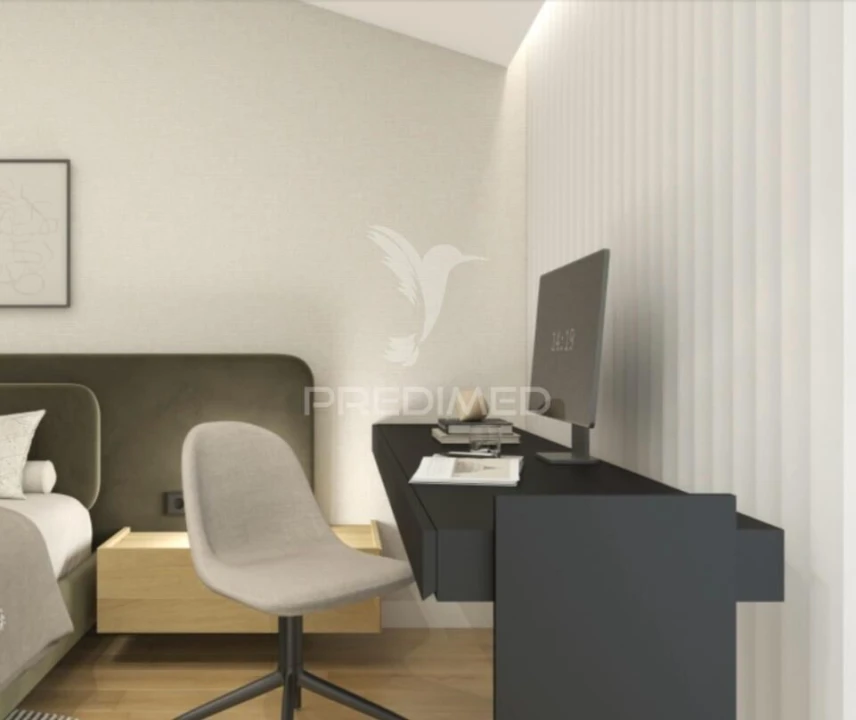 Apartamento T4 para Venda em Parceiros e Azoia Foto 24