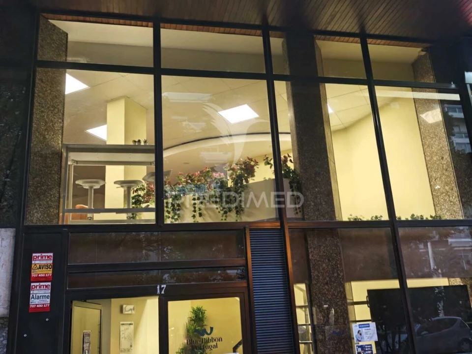 Prédio para Arrendamento em Faro (Sé e São Pedro) Foto 6