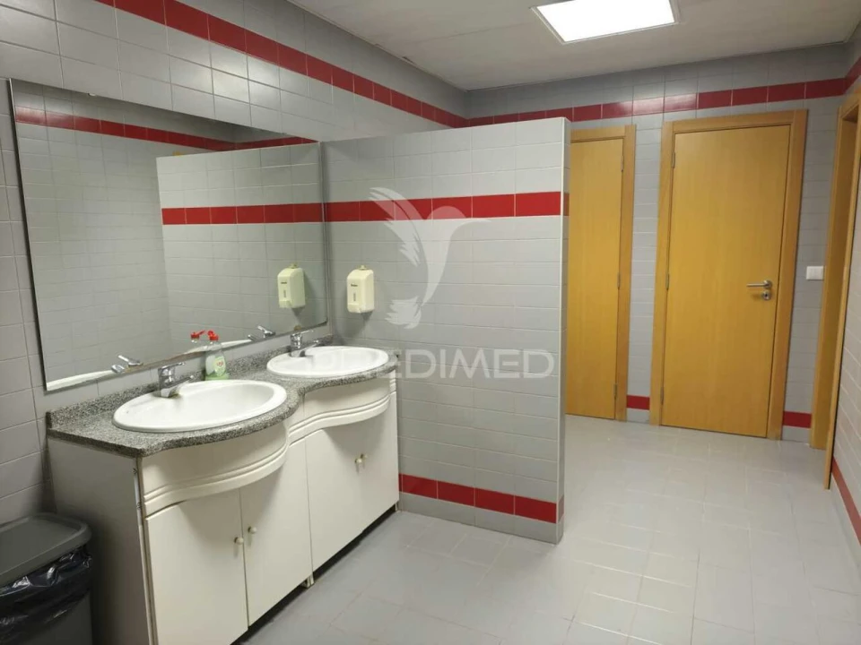 Prédio para Arrendamento em Faro (Sé e São Pedro) Foto 17